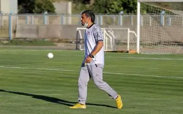 خطیبی به دنبال میخ اول برای ماندن