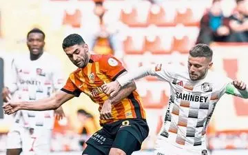 بررسی یک خبر؛ استقلال به علی کریمی پیشنهاد داده است؟ 