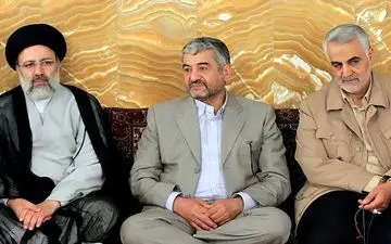 بوسه سردار سلیمانی بر پیشانی رییسی/ عکس