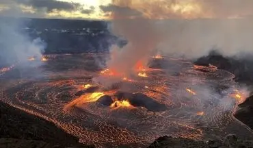 
فوران یک کوه آتشفشانی در هاوایی