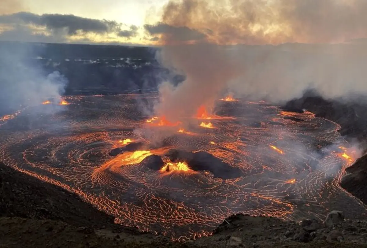 
فوران یک کوه آتشفشانی در هاوایی