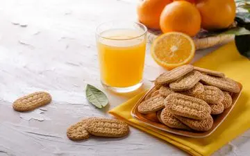 آیا مصرف کیک، بیسکویت و آبمیوه برای وعده صبحانه کودکان مناسب است؟