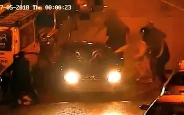 صحنه وحشتناکی که سارق خودرو در خیابان رقم زد!+فیلم