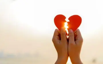 عاقبت خیانت به همسر با پسری 20 سال کوچکتر !! / رسوایی عجیب