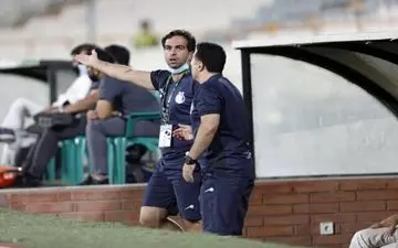 مربی استقلال: بازیکنانمان اطلاعات کافی از بازیکنان فولاد دارند/ امیدوارم جام قهرمانی را تقدیم هواداران کنیم
