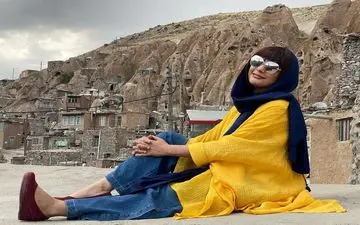 مارال فرجاد هم به سیم آخر زد / تصویر منشوری خارج از کشور بازیگر معروف + عکس