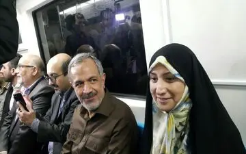 تصویری از مترو سواری اعضای شورای شهر تهران