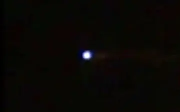 مشاهده شی نورانی در آسمان رشت + فیلم 