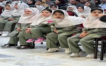 برگزاری جشن شکوفه‌ها در دبستان دخترانه سید الشهدا با حضور چهره‌های هنری و  مسئولان منطقه+تصاویر