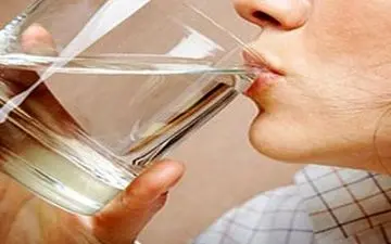 تاثیر فوق العاده آب نوشیدن ناشتا در ابتدای صبح