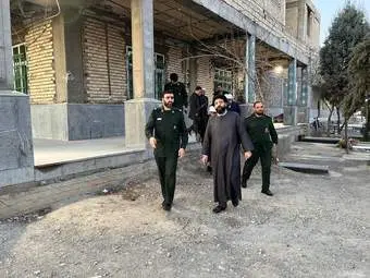  نشست مشترک فرمانده سپاه و رئیس اوقاف شهرستان قدس در امامزاده حضرتین