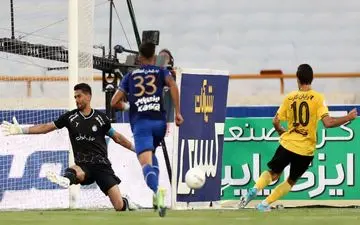 کاپیتان استقلال بر روی نیمکت؟