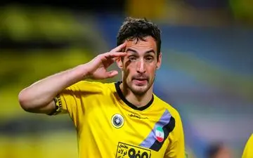 زمان حضور مدافع خارجی پرسپولیس در ایران مشخص شد