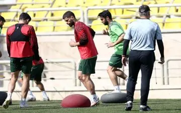 پایان تفریح: یحیی سرباز‌‌هایش را به‌خط کرد (عکس)