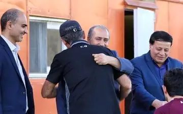 سکوت کی روش بزودی شکسته می شود/از پشت به من خنجر زدند!