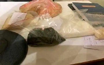 کشف راز کارگاه مخفی در فردیس با ۲۰۲ کیلوگرم شیشه و مواد پیش ساز 