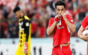 ستارۀ پرسپولیس ریش و قیچی را به دست برانکو سپرد!