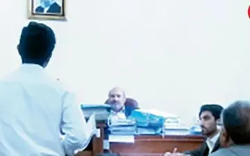 محاکمه بعد از 14 سال/ قاتل: به خاطر فرزندانم مرا آزاد کنید! 