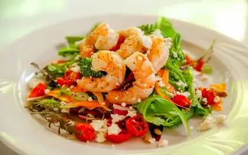 ۸ ماده غذایی را بعد از تاریخ انقضا به هیچ وجه مصرف نکنید