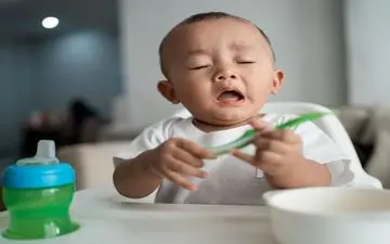 چگونه شیء گیرکرده در بینی کودک را خارج کنیم؟
