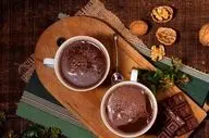 رازهای پنهان یک فنجان شکلات داغ: فوایدی که از این نوشیدنی پاییزی نمی‌دانستید!