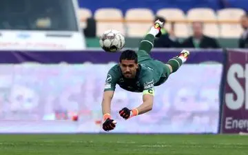 کاپیتان استقلال: مشکلات حل نشود ضربه می‌خوریم