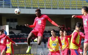 انتقادات از ستاره پرسپولیس جواب داد