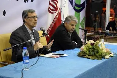 گزارش تصویری از کارگاه سواد رسانه‌ای و تجلیل از سه خبرنگار در حاشیه چهاردهمین نمایشگاه کتاب 
