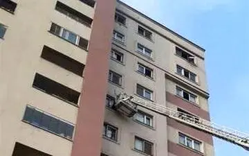 نجات جان بیش از ۱۵۰ نفر در آتش‌سوزی ساختمان پزشکان در اصفهان