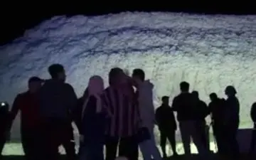 آبشار نمکی در قلب کویر! + فیلم