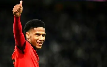 یونایتد به دنبال خرید یک مدافع مطمئن