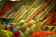 کوهایی با زیبایی خیره کننده|کوه های رنگین کمانی آلاغلارا
