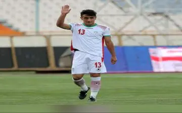 ستاره گل گهر در آستانه قرمز پوش شدن