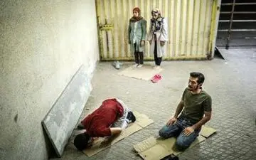 ابتکار: دیشب زن‌ومرد بین دو نیمه نماز خواندند/خبری از فحش و فساد هم نبود!