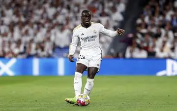 رقابت دو غول انگلیسی برای خرید مدافع رئال مادرید!