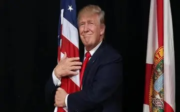 نیویورک تایمز: ترامپ باید عزل شود