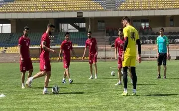 گل محمدی تمرین پرسپولیس را نیمه کاره تعطیل کرد
