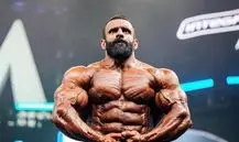 فیلم |سلام نظامی هادی چوپان روی استیج آرنولد کلاسیک ۲۰۲۶