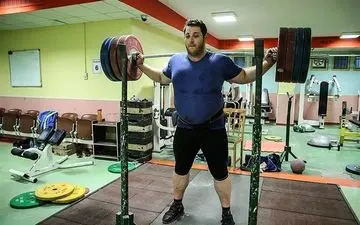 علی‌حسینی: مسئولان نگاه خود را نسبت به وزنه‌برداری تغییر بدهند/ تمرینات نباید با دردهای کوچک قطع شود 