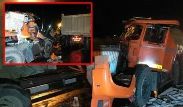 مرگ هولناک راننده کامیونت در تصادف با تریلر در جاده خاوران + عکس
