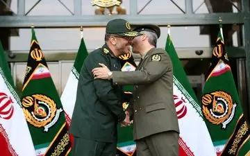  امیر حاتمی وزارت دفاع را تحویل گرفت 