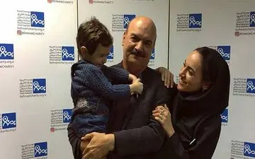 آقای مجری به همراه دختر و نوه اش در یک مراسم