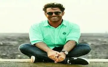 تیپ و لباس متفاوت و غیر رسمی محمدرضا گلزار