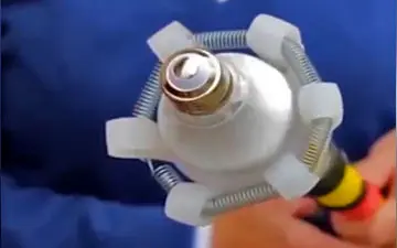 ابزاری بسیار پرکاربرد برای باز و بسته کردن لامپ‌ها + فیلم 