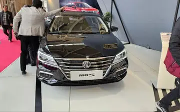 قیمت ام جی 5 و ام جی GT از سوی فرداموتورز اعلام شد
