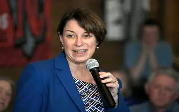 سناتور آمریکایی از رقابت در انتخابات ریاست جمهوری کناره‌گیری کرد