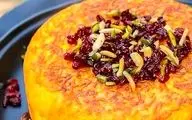 طرز تهیه ته‌ چین مرغ زعفرانی در قابلمه؛ فوت‌وفن‌های طلایی برای ته‌دیگ جذاب