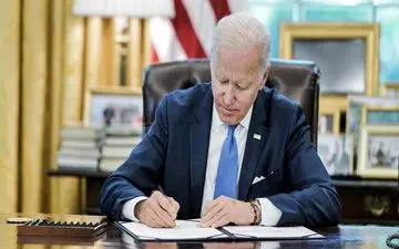 بایدن لایحه کمک 40 میلیارد دلاری به اوکراین را حین سفر آسیایی امضا کرد