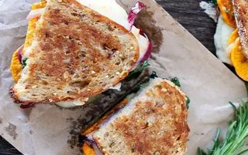 طرز تهیه کلاب ساندویچ پنیری| برای تغذیه مدرسه عالیه!