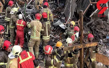 ساختمان پلاسکو سوخت تا آتش نشانان دیده شوند